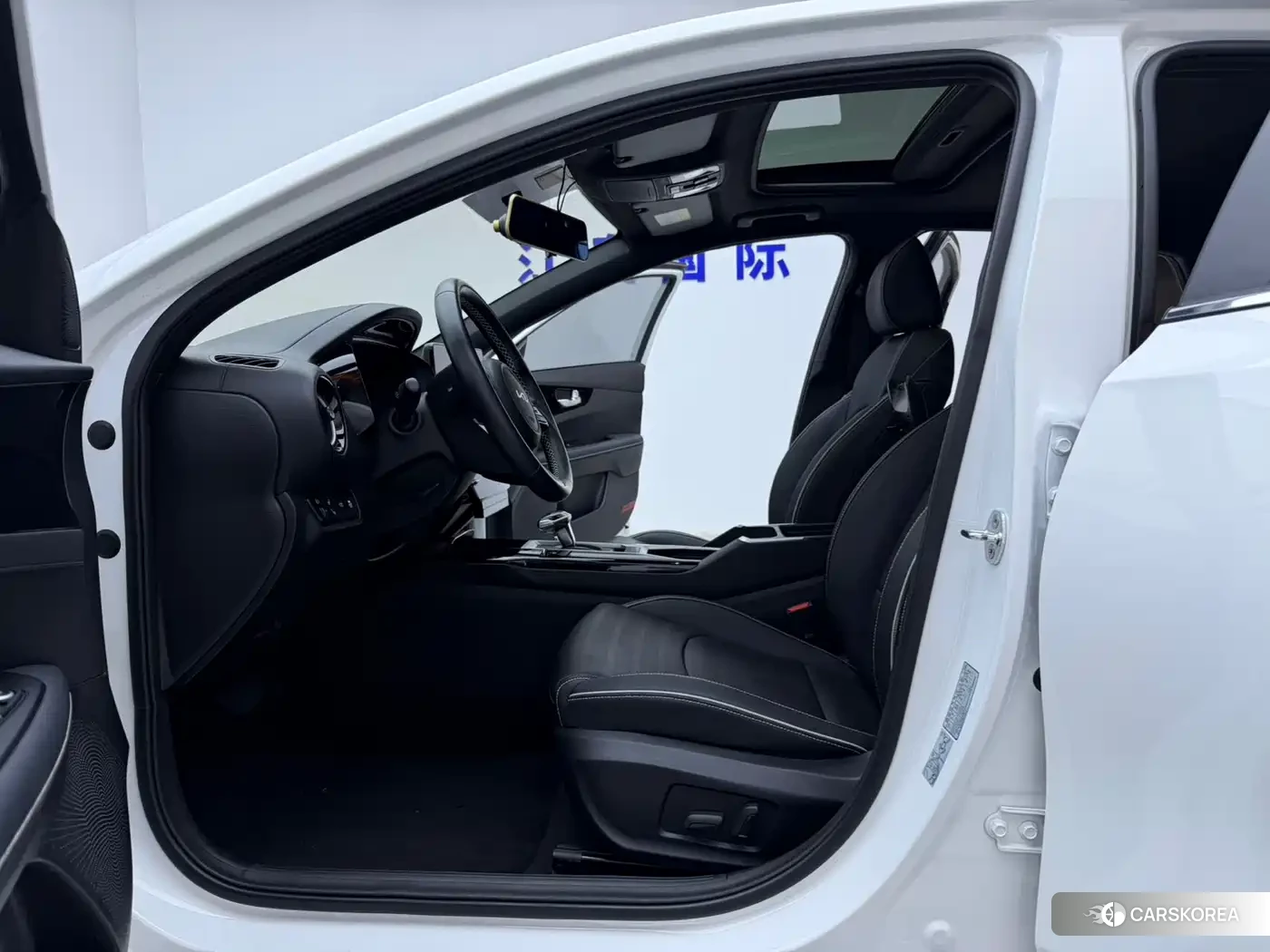 Kia K3 2023 Белый из Китая, фото 4