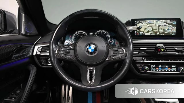 BMW 5 Series (G30) 2018 Серебристо-серый из Кореи, фото 4