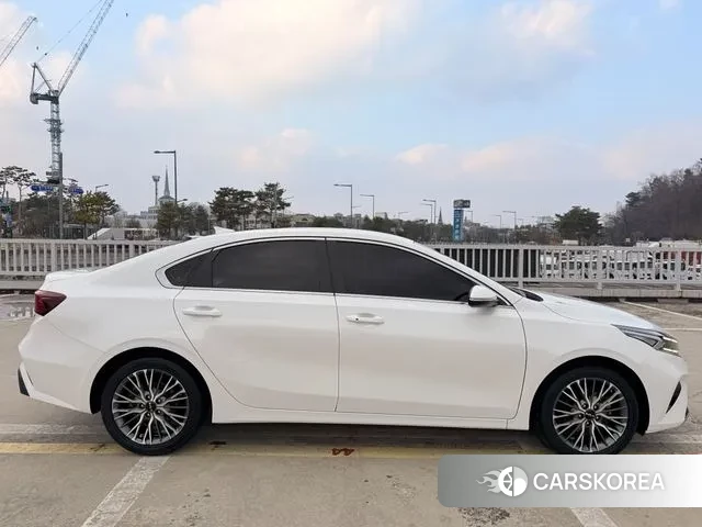 Kia The New K3 2nd generation 2022 Белый из Кореи, фото 4