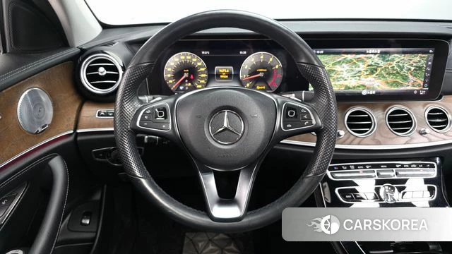 Mercedes-Benz E-Class W213 2018 Белый из Кореи, фото 4