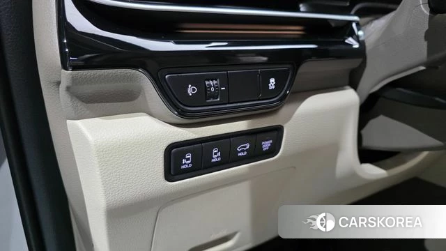 Kia The New Carnival 4th Generation 2024 Серебристо-серый из Кореи, фото 4