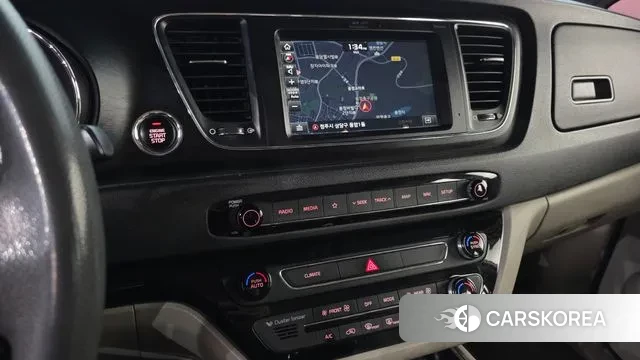 Kia The New Carnival 2018 Серебристо-серый из Кореи, фото 4