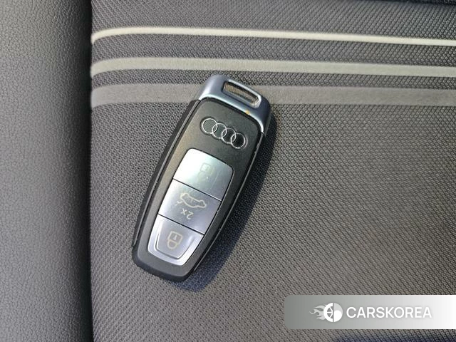 Audi A3 2023 Белый из Китая, фото 4