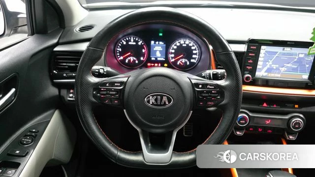 Kia Stonic 2018 Белый из Кореи, фото 4