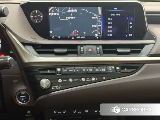 Lexus ES300h 7th generation 2021 Серебристо-серый из Кореи, фото 4