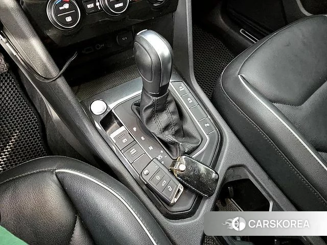 Volkswagen Tiguan second Generation 2019 Серый из Кореи, фото 4
