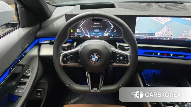 BMW 5 Series (G60) 2024 Серебристо-серый из Кореи, фото 4