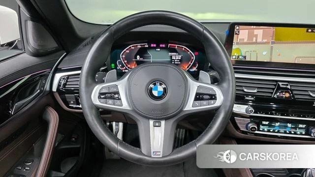 BMW 5 Series (G30) 2022 Белый из Кореи, фото 4