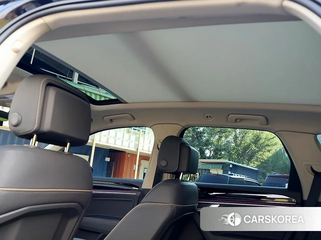 Volkswagen Touareg 3rd generation 2021 Черный из Кореи, фото 4