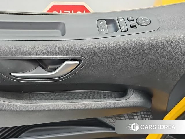 Hyundai Staria 2022 Желтый из Кореи, фото 4