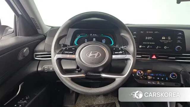 Hyundai The New Avante (CN7) 2024 Белый из Кореи, фото 4