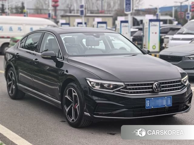 Volkswagen Magotan 2026 Черный из Китая, фото 4