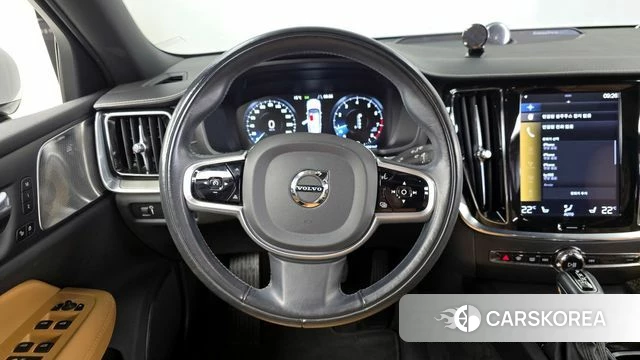 Volvo V60 Cross-Country 2nd Generation 2020 Белый из Кореи, фото 4