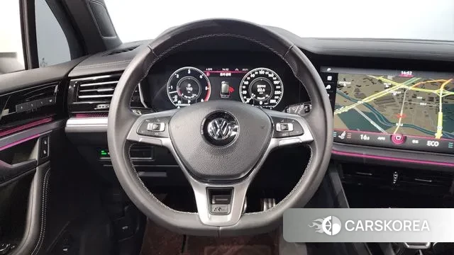 Volkswagen Touareg 3rd generation 2020 Белый из Кореи, фото 4