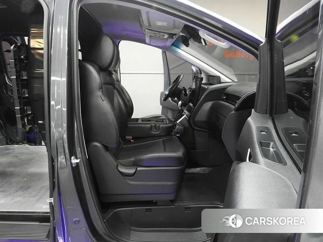 Hyundai Staria 2022 Серый из Кореи, фото 4