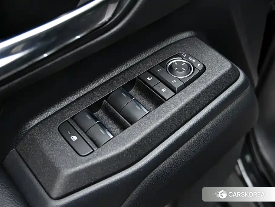 Toyota Land Cruiser 2025 Черный из Китая, фото 4