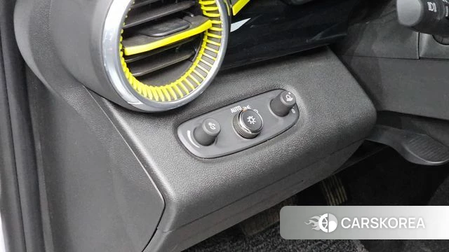 Chevrolet (GM Daewoo) Trax Crossover 2023 Белый из Кореи, фото 4
