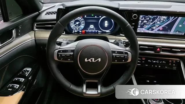 Kia K5 3rd generation 2023 Серебристо-серый из Кореи, фото 4