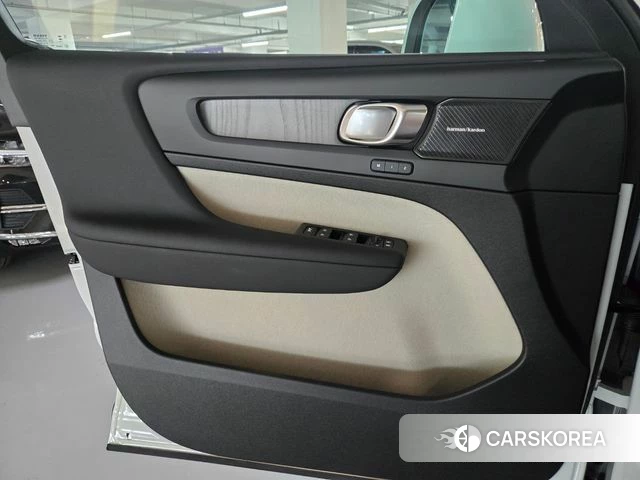 Volvo XC40 2026 Белый из Кореи, фото 4