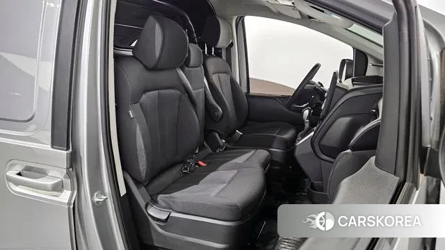 Hyundai Staria 2023 Серебряный из Кореи, фото 4