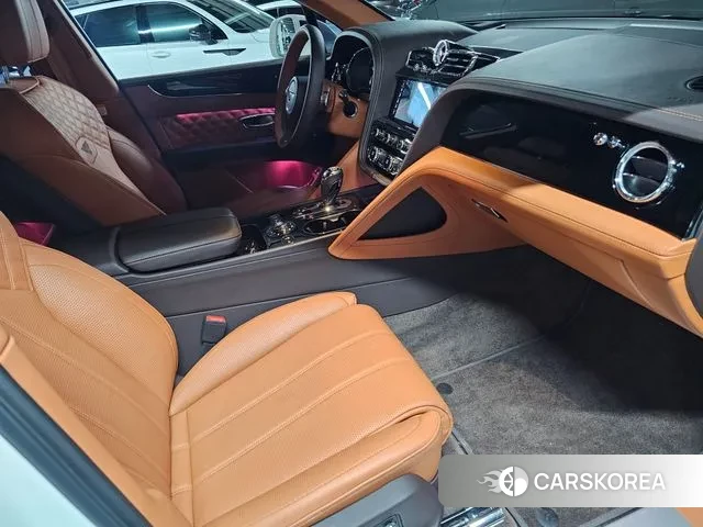 Bentley Bentayga 2022 Белый из Кореи, фото 4