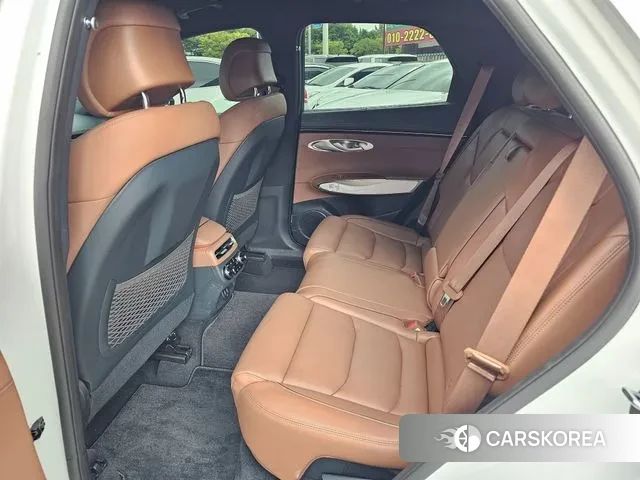 Genesis GV70 2023 Белый из Кореи, фото 4