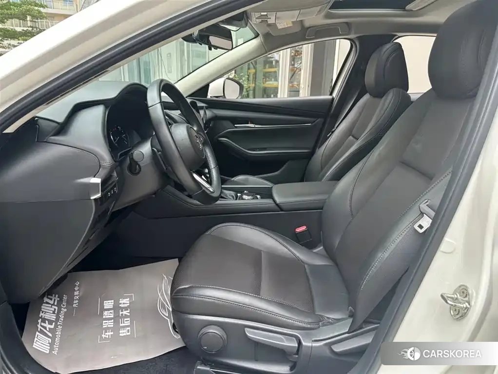 Mazda 3 2022 Белый из Китая, фото 4