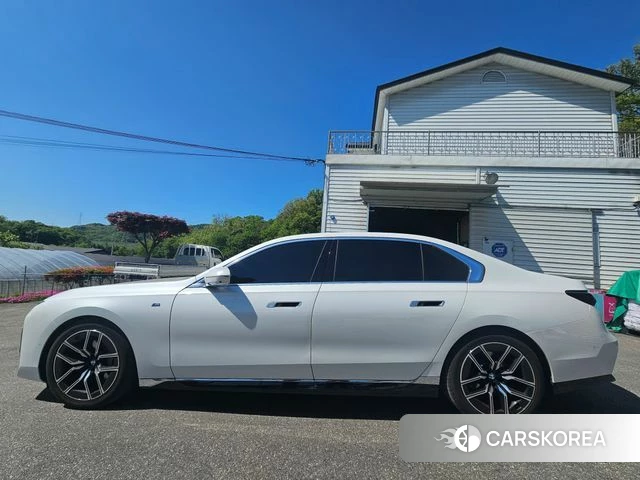 BMW 7 Series (G70) 2025 Белый из Кореи, фото 4