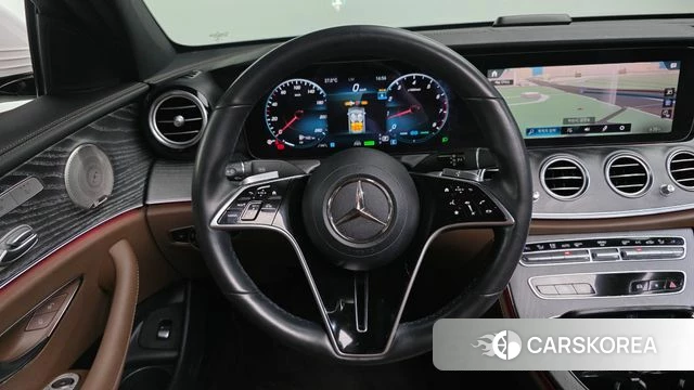 Mercedes-Benz E-Class W213 2022 Белый из Кореи, фото 4