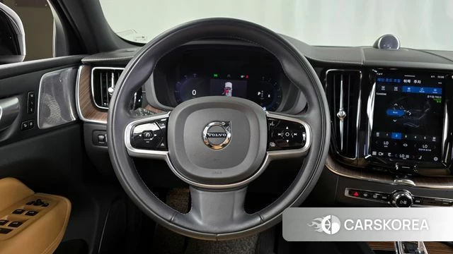 Volvo XC60 second Generation 2022 Черный из Кореи, фото 4
