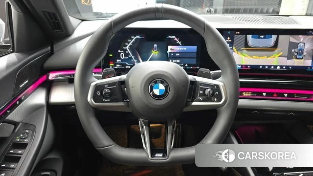 BMW 5 Series (G60) 2025 Серебристо-серый из Кореи, фото 4