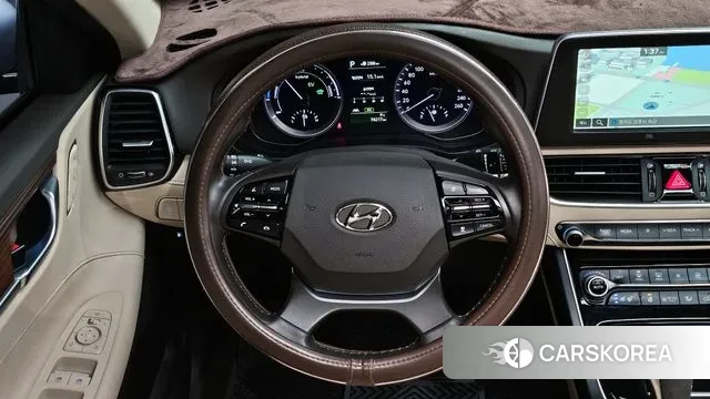 Hyundai Grandeur IG Hybrid 2018 Светло-серебряный цвет из Кореи, фото 4