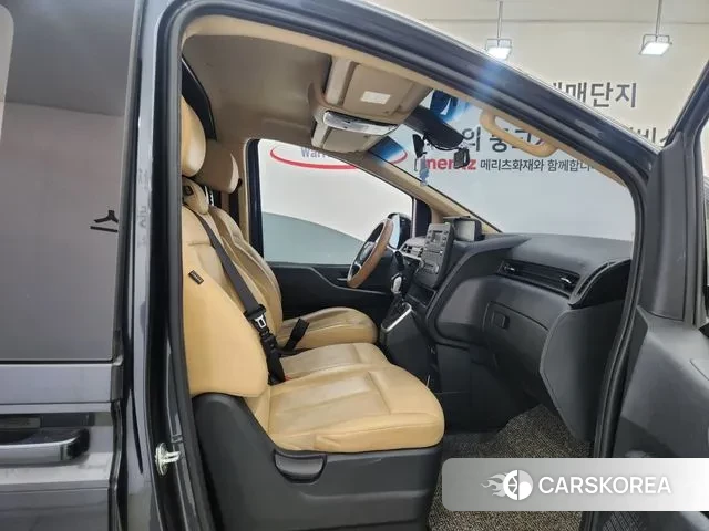 Hyundai Staria 2021 Серый из Кореи, фото 4