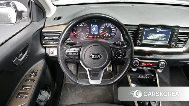 Kia Stonic 2018 Белый из Кореи, фото 4