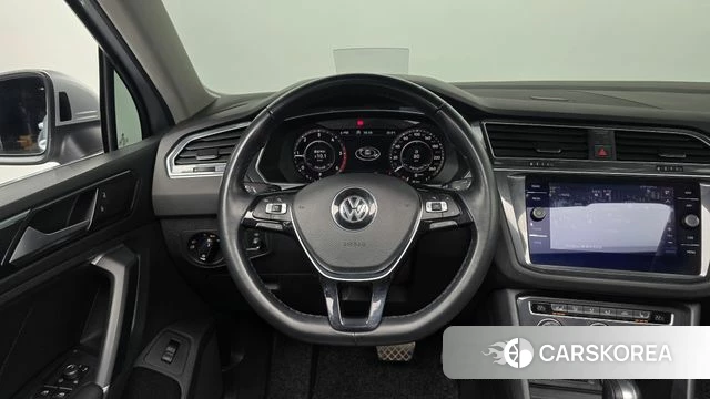 Volkswagen Tiguan second Generation 2018 Серебряный из Кореи, фото 4