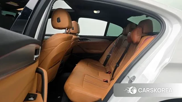 BMW 5 Series (G30) 2018 Белый из Кореи, фото 4