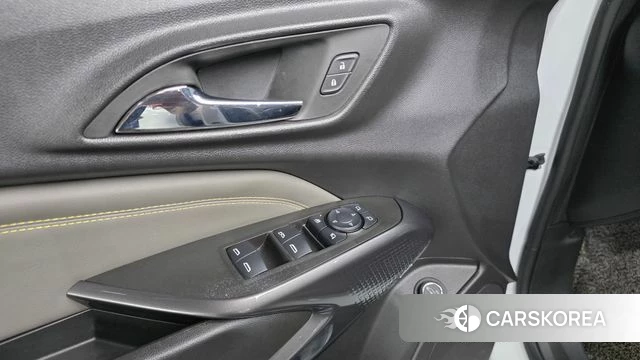 Chevrolet (GM Daewoo) Trax Crossover 2023 Белый из Кореи, фото 4
