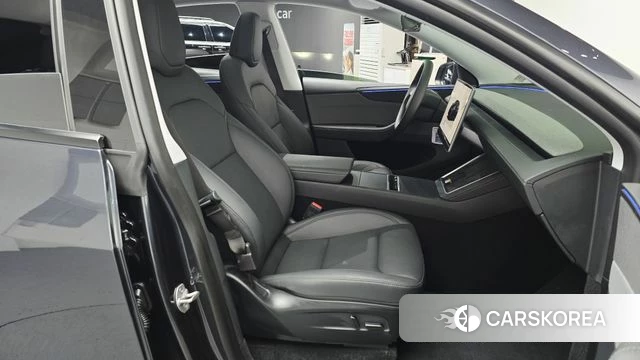Tesla Model Y 2025 Серый из Кореи, фото 4