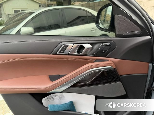 BMW X6 (G06) 2025 Небесно-голубой из Кореи, фото 4