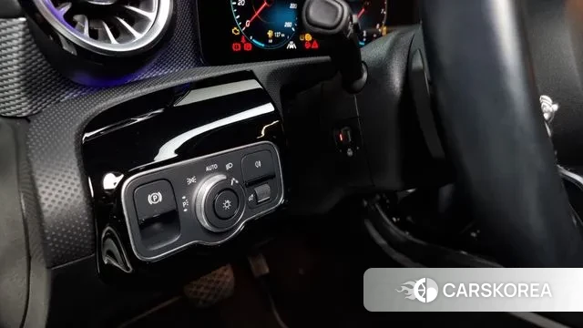 Mercedes-Benz A-Class W177 2023 Белый из Кореи, фото 4