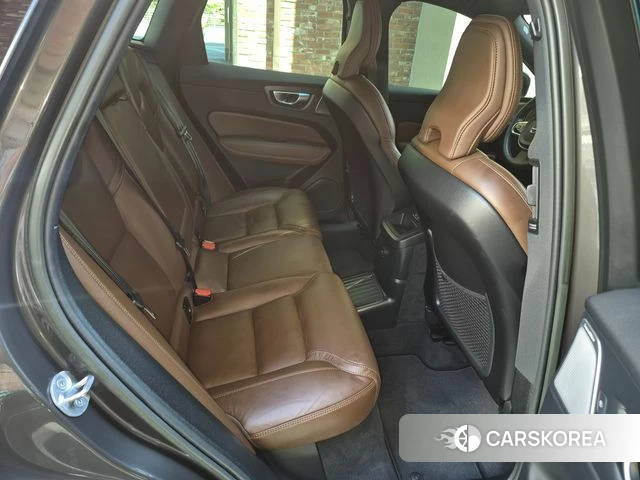 Volvo XC60 second Generation 2023 Серый из Кореи, фото 4
