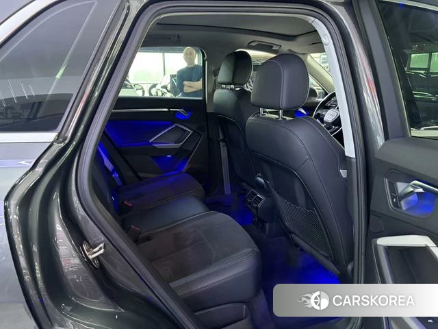 Audi Q3 2021 Темно-серый из Китая, фото 4