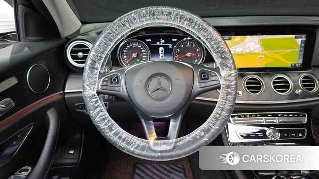 Mercedes-Benz E-Class W213 2018 Белый из Кореи, фото 4