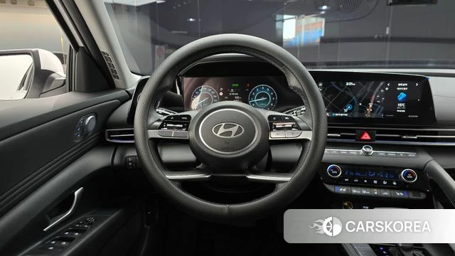 Hyundai The New Avante (CN7) 2023 Белый из Кореи, фото 4