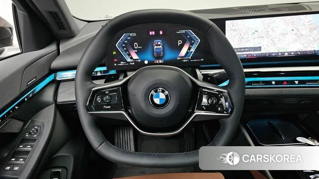 BMW 5 Series (G60) 2023 Черный из Кореи, фото 4