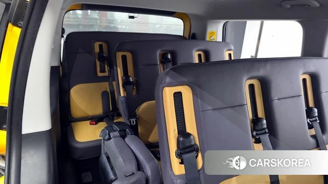 Hyundai Staria 2023 Белый из Кореи, фото 4