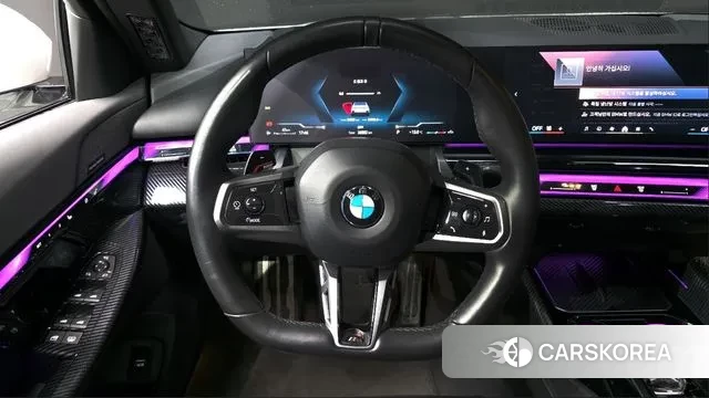 BMW 5 Series (G60) 2023 Белый из Кореи, фото 4