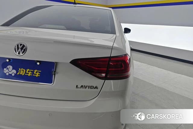 Volkswagen Lavida 2022 Белый из Китая, фото 4