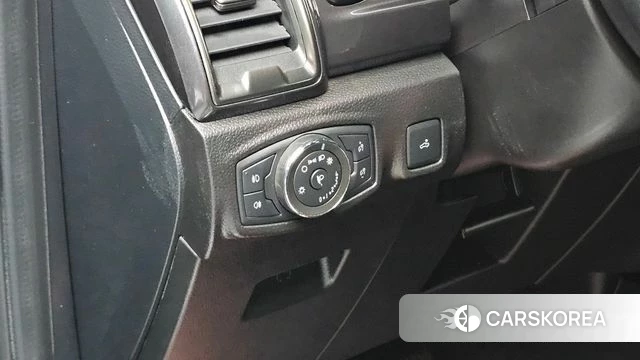 Ford Ranger 3rd Generation 2022 Серый из Кореи, фото 4