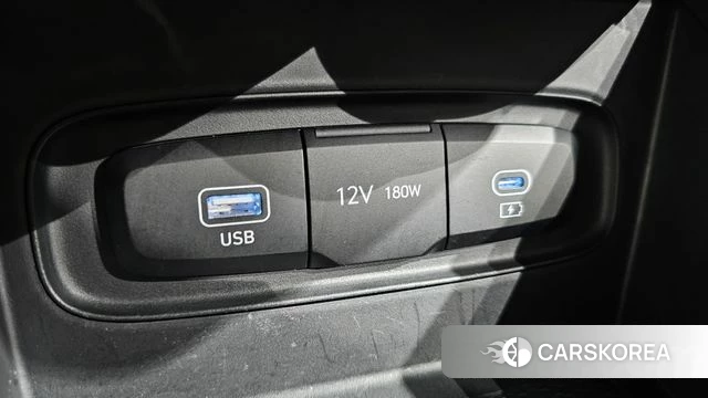 Hyundai Venue 2023 Белый из Кореи, фото 4